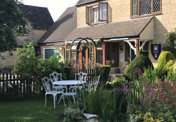 英国什么人有私家花园 英国人是怎么教育自己的小孩的