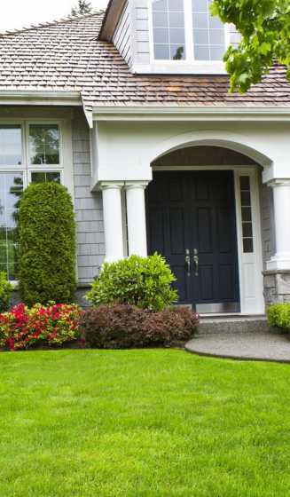 别墅庭院铺什么草坪好 别墅花园草坪用什么草好