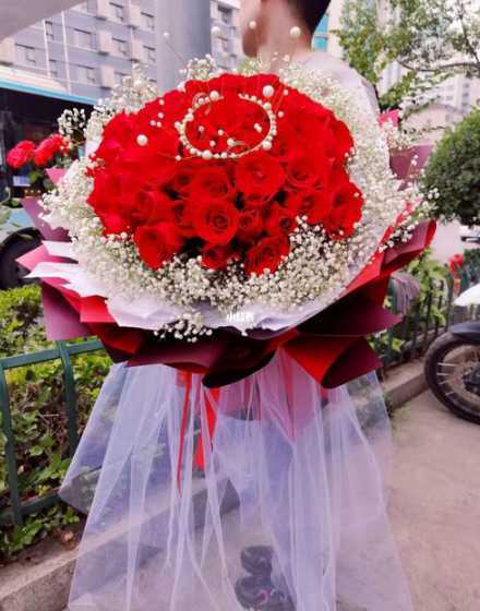 52只红玫瑰代表什么 52朵红玫瑰花语是什么意思