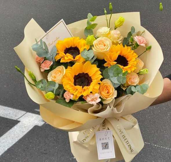 向日葵花是什么风格的 向日葵花象征着什么