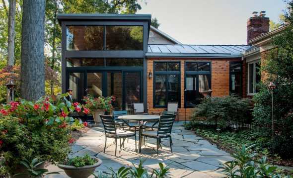 别墅小花园有什么好处 想用别墅的楼顶来做一个空中小花园,需要注意点什么